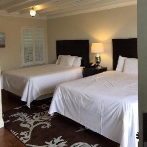 Beach Bungalow Inn And Suites photo