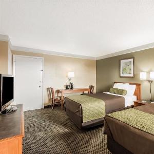 Baymont Inn & Suites San Antonio/Wurzbach photo