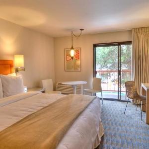 Ashland Hills Hotels & Suites photo